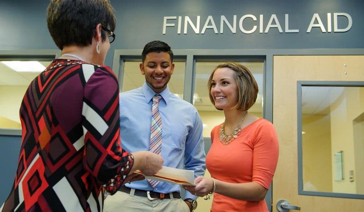 Student at Financial Aid Office