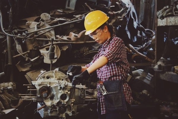Is automotive technician a good career?