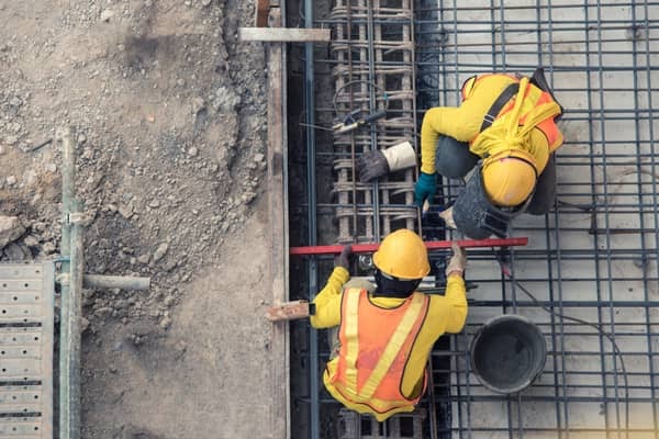 How much does a construction worker make?