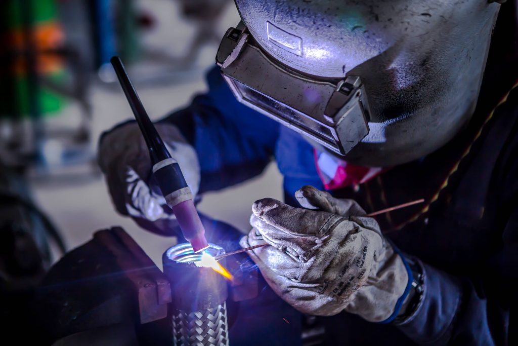 top industries for welding engineers
