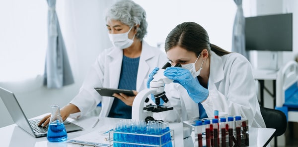 How to Become a Laboratory Technician: Step-by-Step Guide